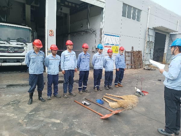 金盛兰焦化废水处理运营部开展污泥泄漏应急演练现场_副本.jpg